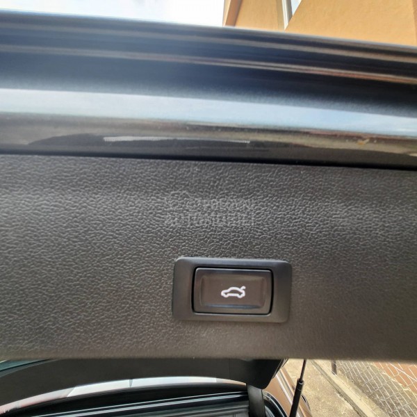 Audi A4 3XS LINE KAO N0V