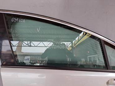 STAKLO za Peugeot 3008