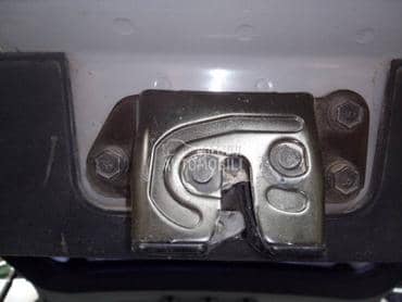 Brava gepek vrata za Kia Sportage od 2004. do 2009. god.