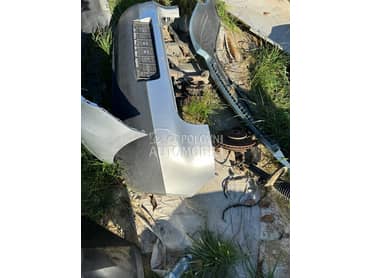 Branik Zadnji za Volkswagen Golf 5 od 2004. do 2008. god.