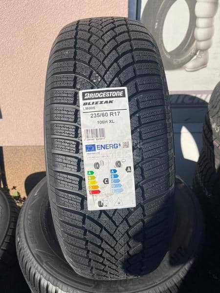 Bridgestone 235/60 R17 Zimska