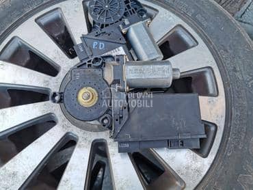 desni motoric podizaca stakla za Audi A4 od 2001. do 2005. god.