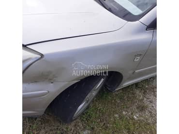 Toyota Avensis -  kompletan auto u delovima