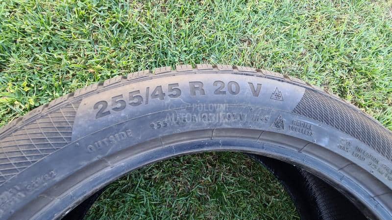 Continental 255/45 R20 Zimska