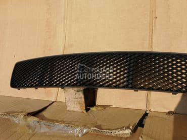 Centralna rešetka za Volkswagen Polo od 1999. do 2001. god.