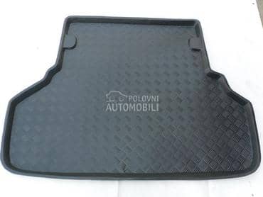 Tipska kadica za gepek  Avensi za Toyota Avensis