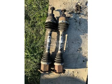 Poluosovina kineticki za Audi Q3 od 2008. do 2015. god.