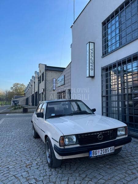 Opel Ascona B 2.0