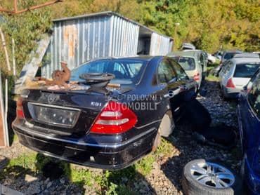 Mercedes Benz E Klasa 2004. god. -  kompletan auto u delovima