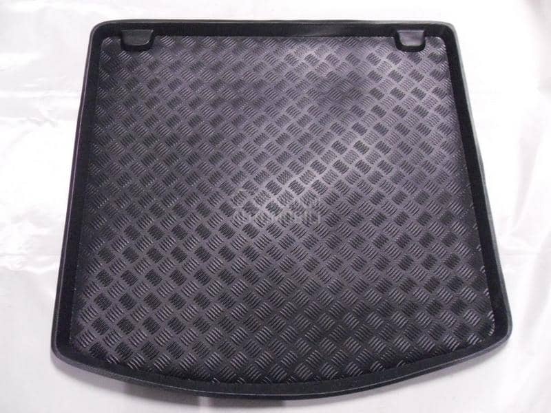 Tipska kadica za gepek  E61 (2