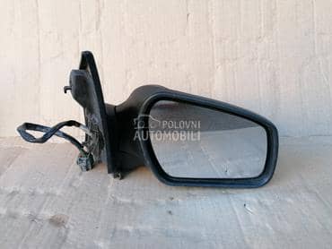 235.Suvozacev,desni retrovizor za Ford Focus