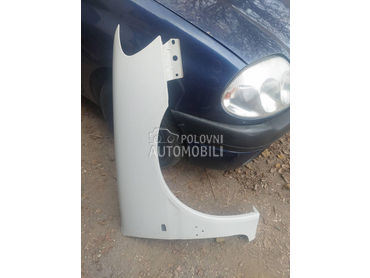 desno krilo 96-03 za Peugeot 106