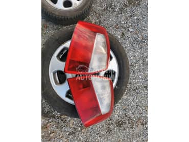 zadnji stop limuzina za Audi A4 od 2001. do 2004. god.