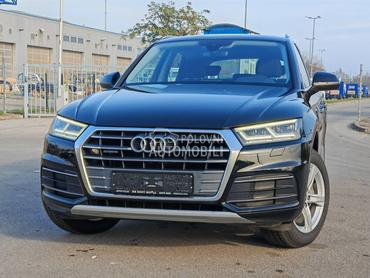 Audi Q5 2.0TDI SPORT/Kamera