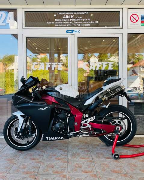 Yamaha R1