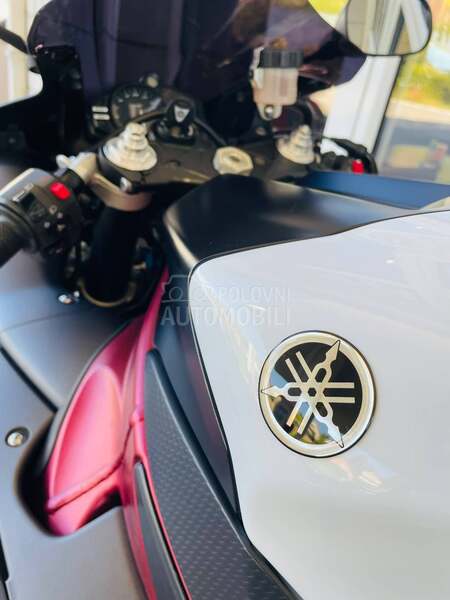 Yamaha R1