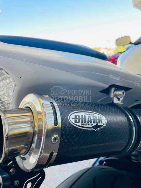 Yamaha R1