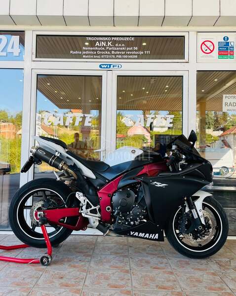 Yamaha R1