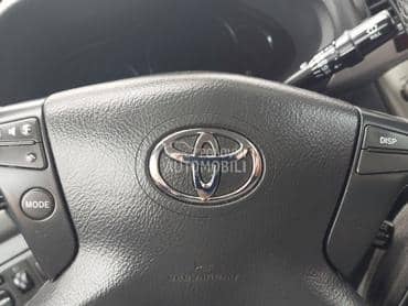 Toyota Avensis -  kompletan auto u delovima