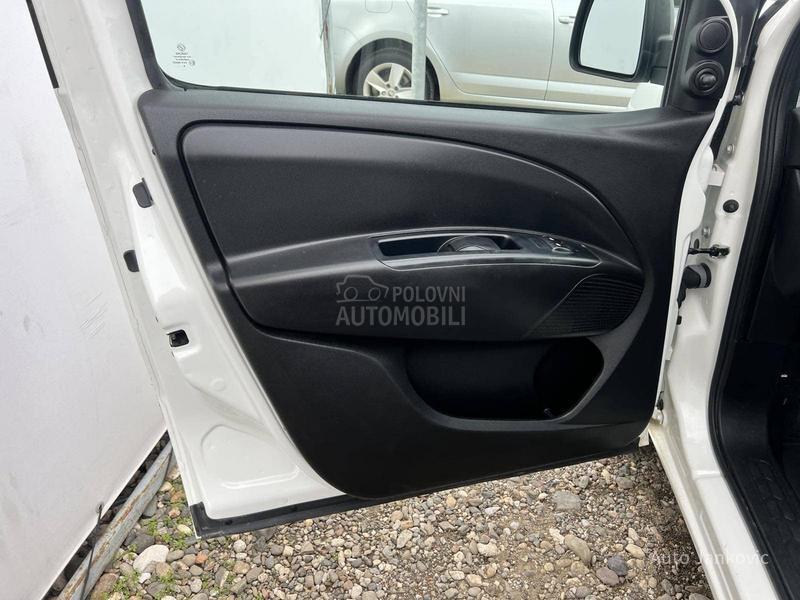 Opel Combo MAXI    N 1    5  MESTA