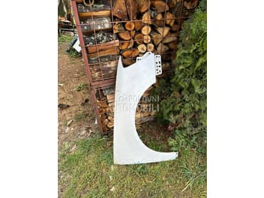 Blatobran desni bela boja za Volkswagen Passat B6 od 2004. do 2010. god.