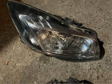 Desni ksenon far za Opel Insignia od 2009. do 2013. god.