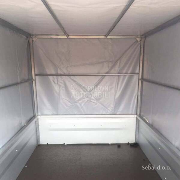 Kuke,prikolice na jednom mestu