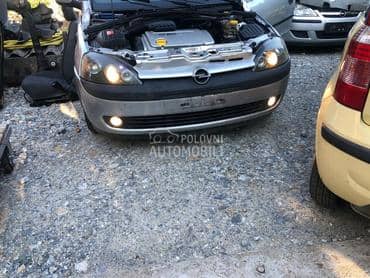 Farovi crni sa socivom za Opel Corsa C od 2000. do 2006. god.