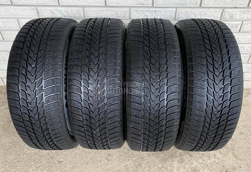 Aeolus 215/55 R17 Zimska