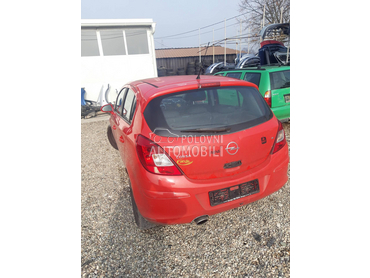 Opel Corsa D -  kompletan auto u delovima