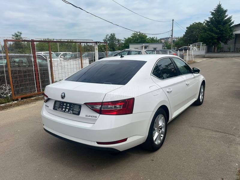 Škoda Superb 2.0 tdi Dsg