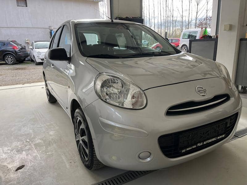 Nissan Micra N a v i g a c i j a