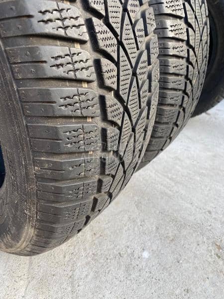 Dunlop 225/60 R16 Zimska