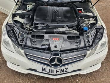 Mercedes Benz E Klasa -  kompletan auto u delovima