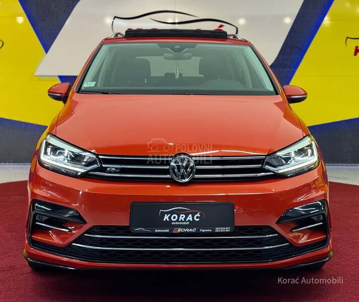 Volkswagen Touran R-line DSG 7 SED DCC