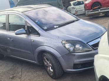 Opel Zafira 2007. god. -  kompletan auto u delovima