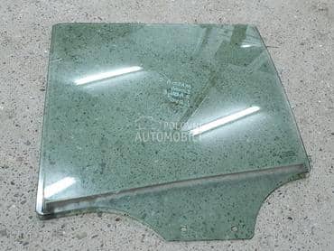 Zadnje levo staklo za Mazda 2 od 2002. do 2007. god.