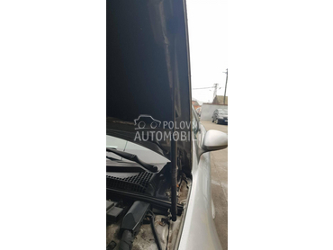 Sipka haube za Alfa Romeo 159