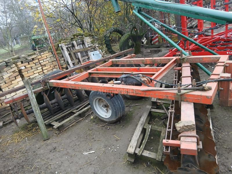 Kuhn XxL