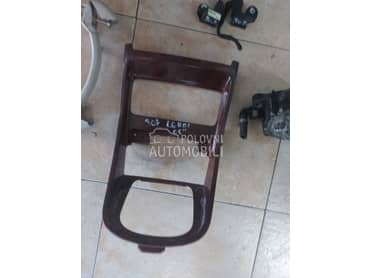 Unutrašnje plastike za Peugeot 307