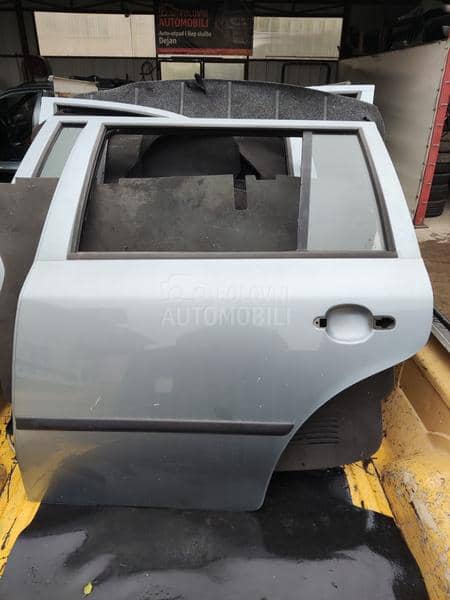 Zadnja leva vrata KARAVAN