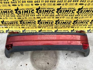 Branik zadnji bordo (hečbek) za Ford Focus od 2004. do 2008. god.