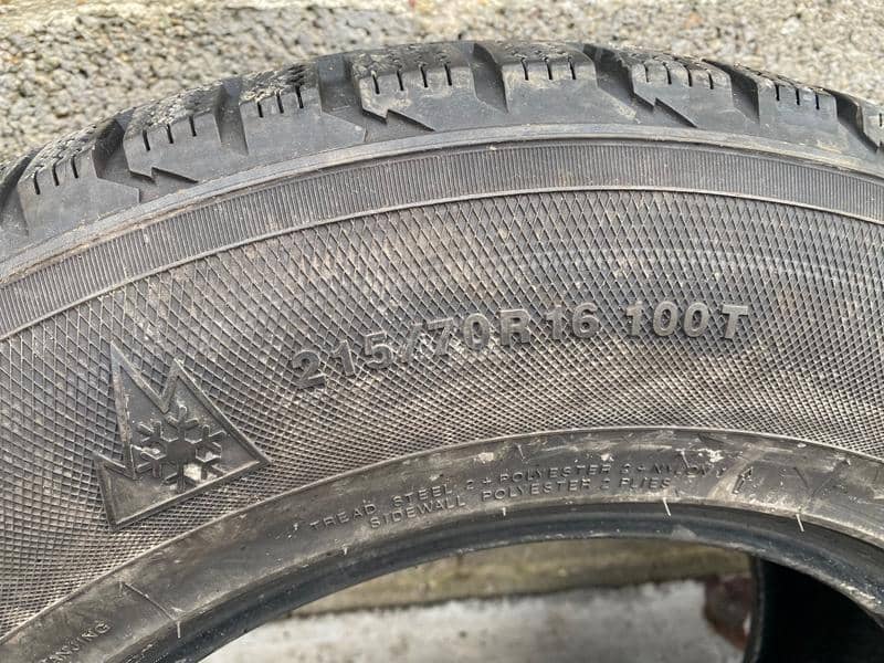 Kumho 215/70 R16 Zimska