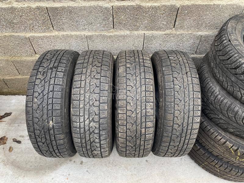 Kumho 215/70 R16 Zimska