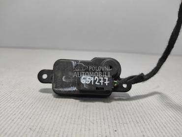 MOTORIC POKLOPCA REZERVOARA za Audi A3