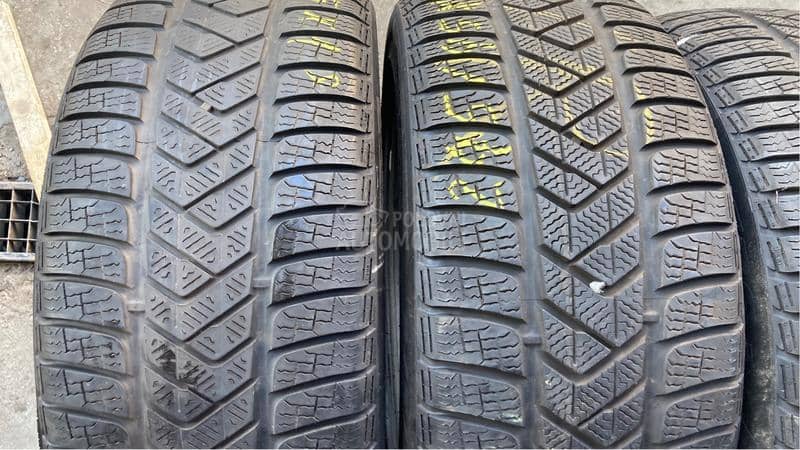 Pirelli 245/45 R19 Zimska