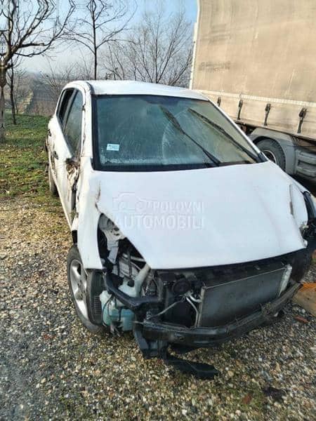 Hyundai i20 1.2 2010. god. -  kompletan auto u delovima