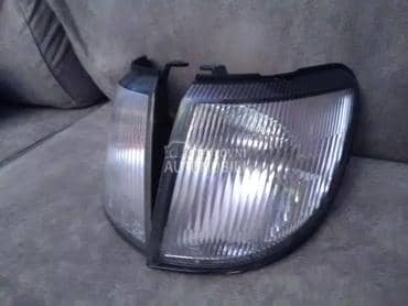 Desni migavac za Subaru Forester od 1990. do 1999. god.