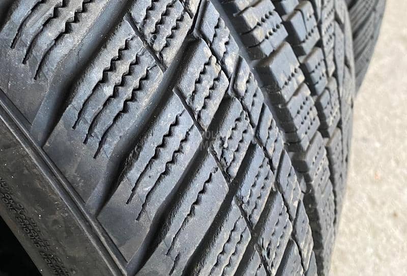 Hankook 235/35 R19 Zimska