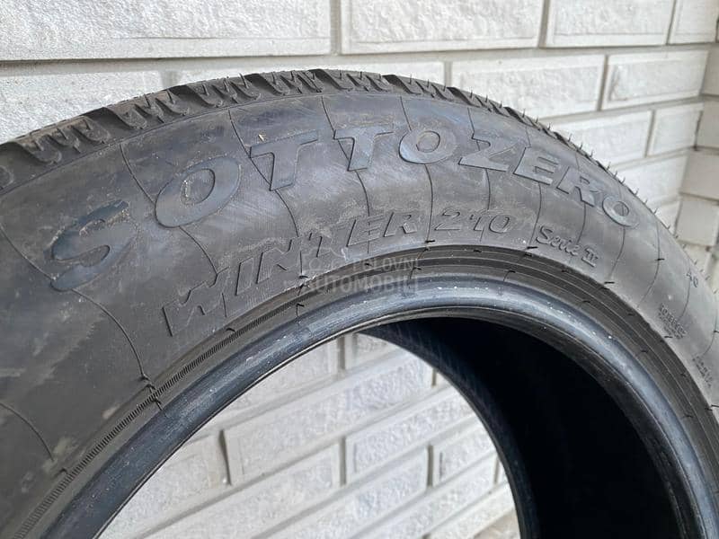 Pirelli 215/60 R17 Zimska